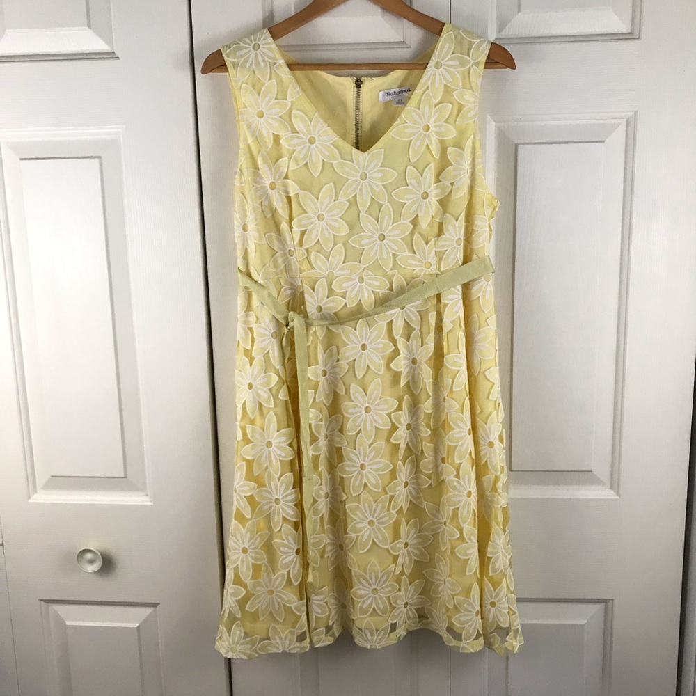 Motherhood Maternity Floral Dress Yellow White